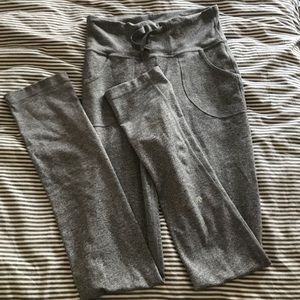 Lulu lemon grey high waisted pants with pockets
